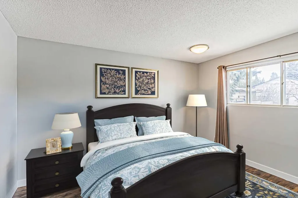 5636 37 Street SW Calgary AB T3E 5M6