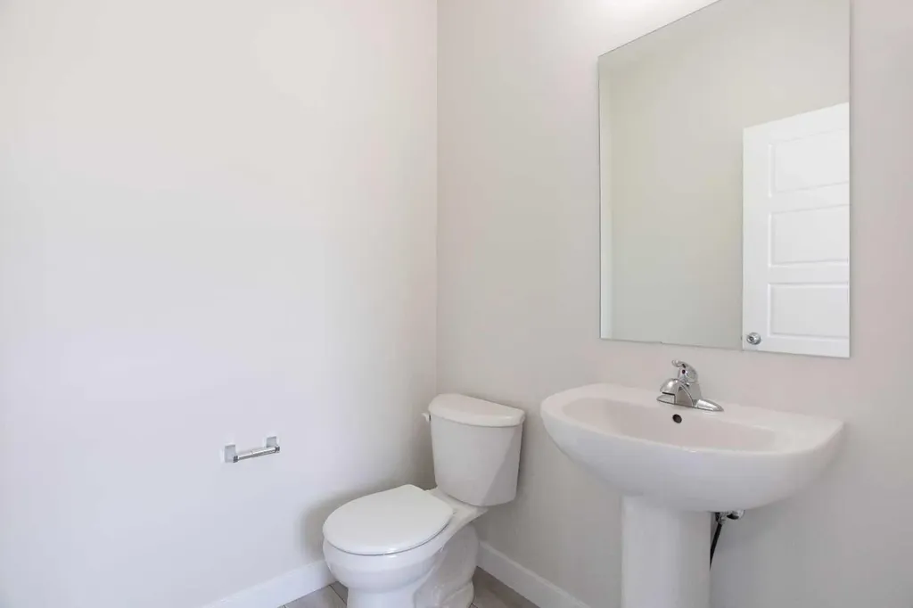 313 Cobblestone Gate SW Airdrie AB T4B 5W4