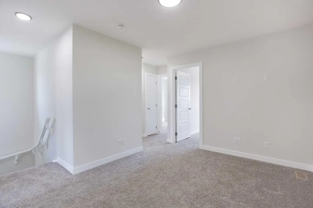 313 Cobblestone Gate SW Airdrie AB T4B 5W4