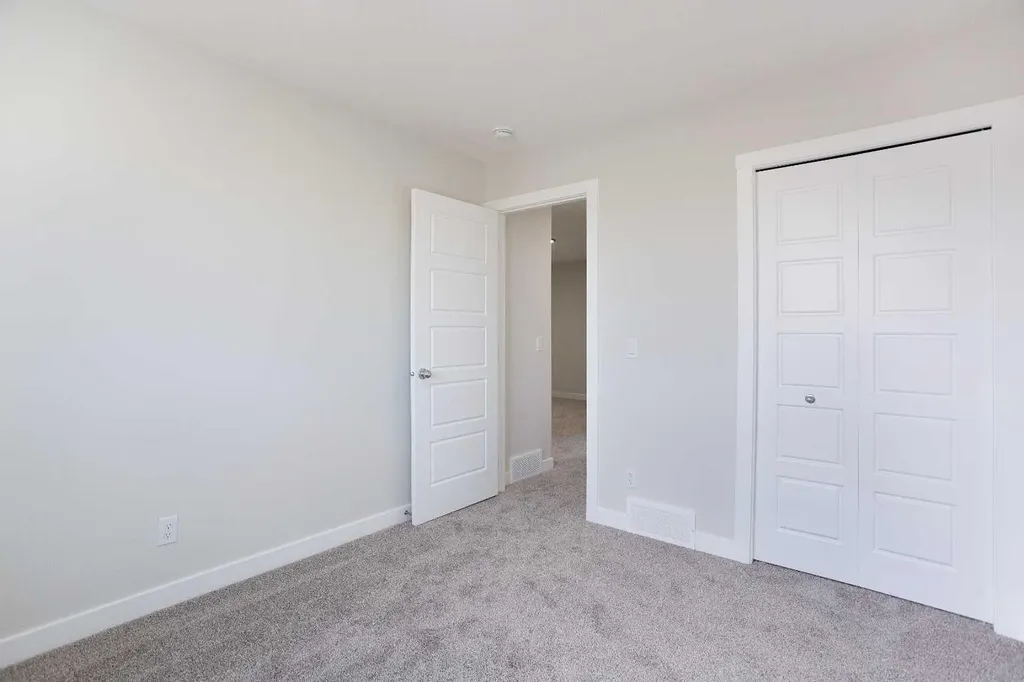 313 Cobblestone Gate SW Airdrie AB T4B 5W4