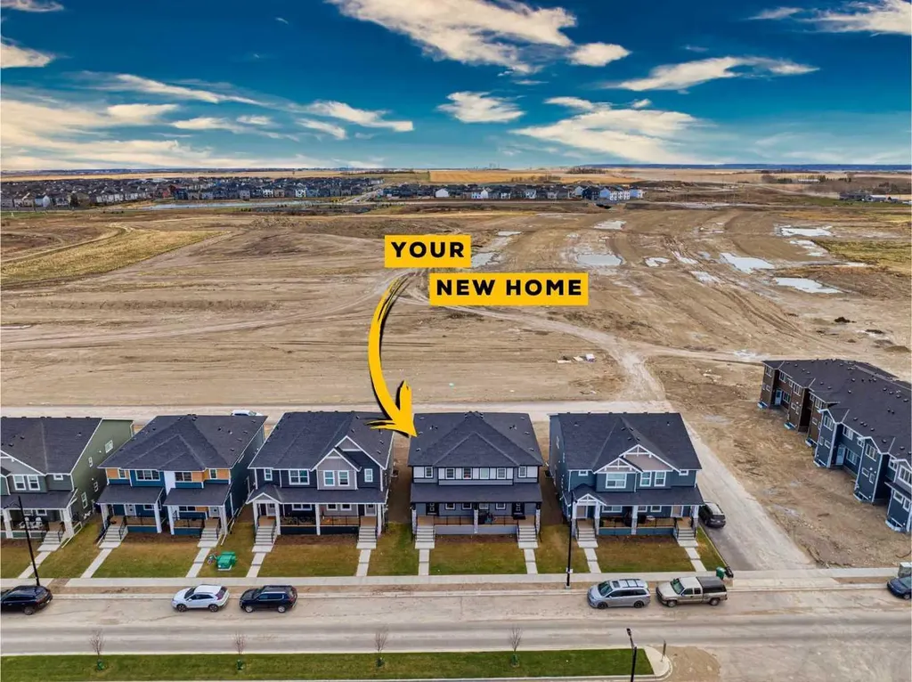 313 Cobblestone Gate SW Airdrie AB T4B 5W4