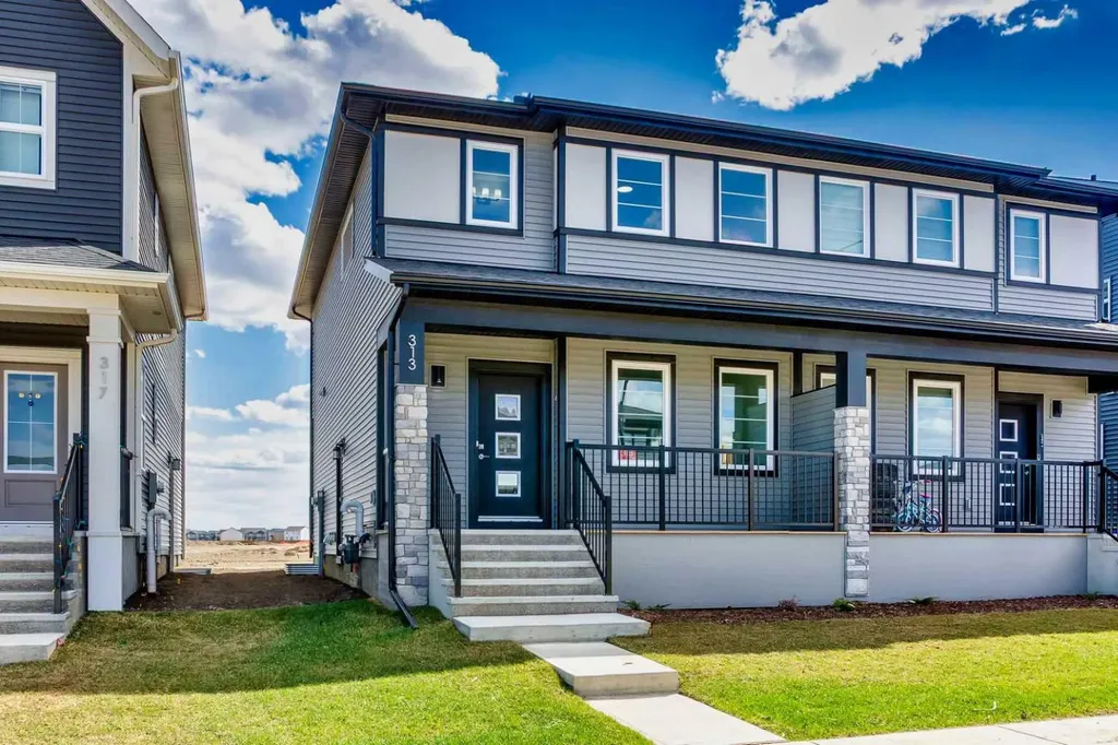 313 Cobblestone Gate SW Airdrie AB T4B 5W4