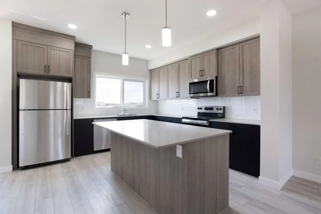 313 Cobblestone Gate SW Airdrie AB T4B 5W4