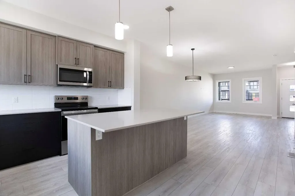 313 Cobblestone Gate SW Airdrie AB T4B 5W4