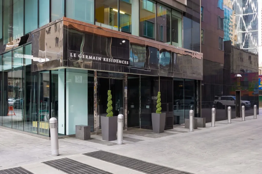 108 9 Avenue SW Calgary AB T2P 0B9