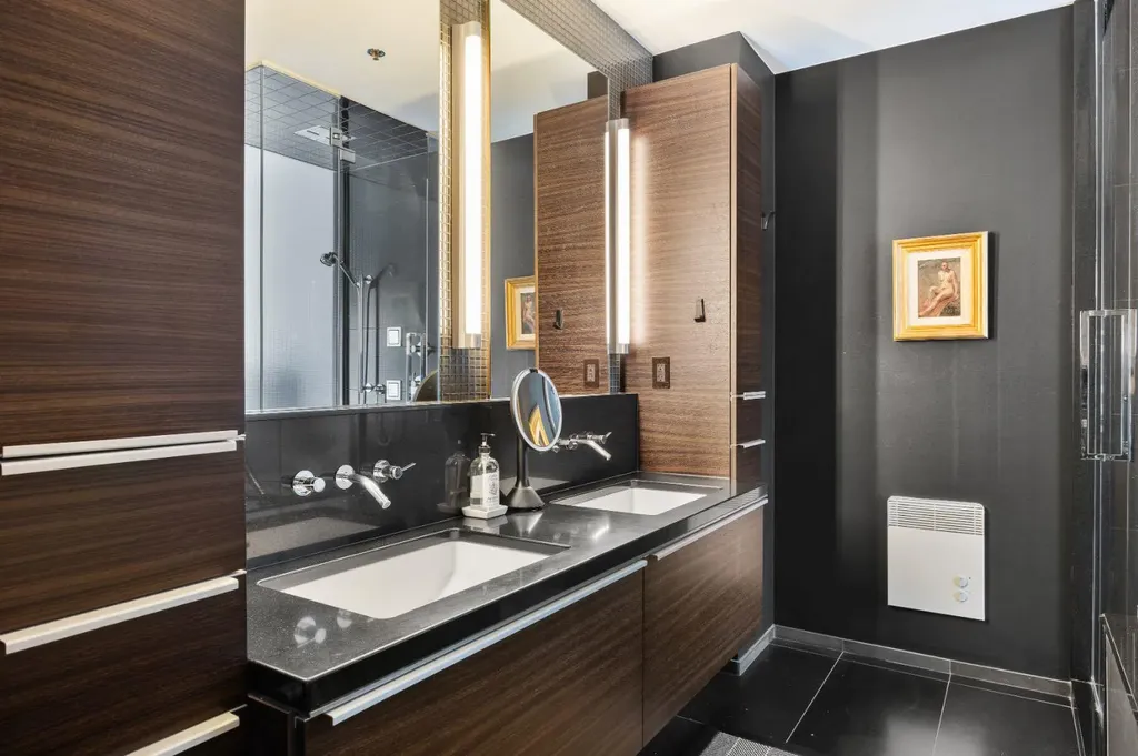 108 9 Avenue SW Calgary AB T2P 0B9