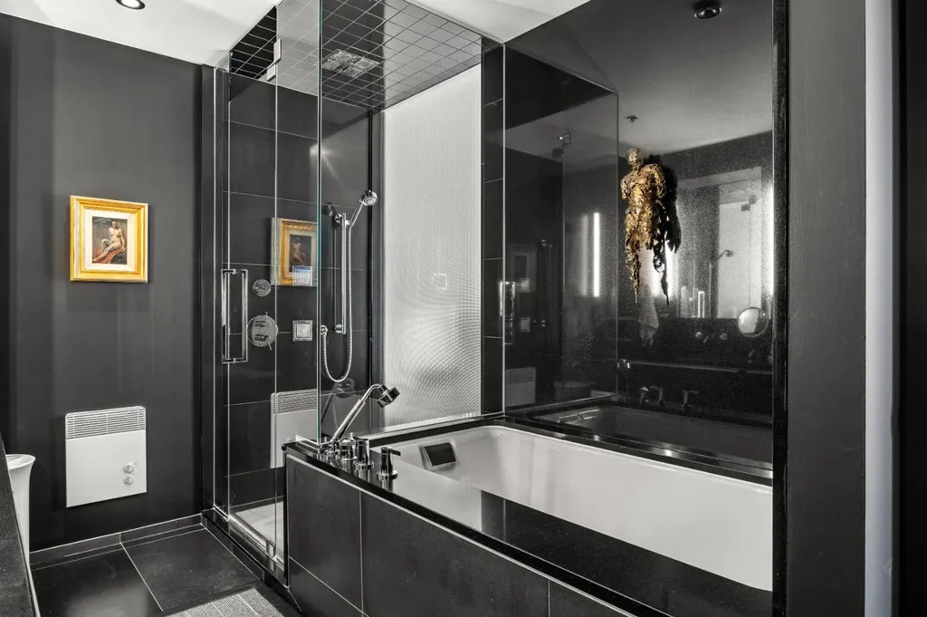 108 9 Avenue SW Calgary AB T2P 0B9