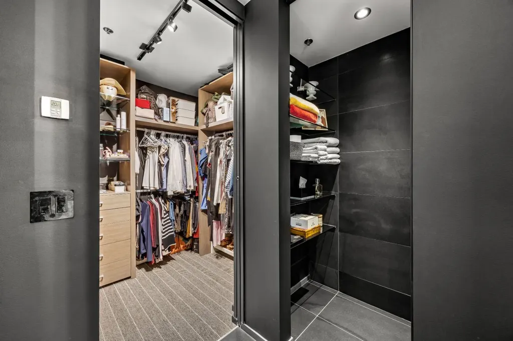 108 9 Avenue SW Calgary AB T2P 0B9