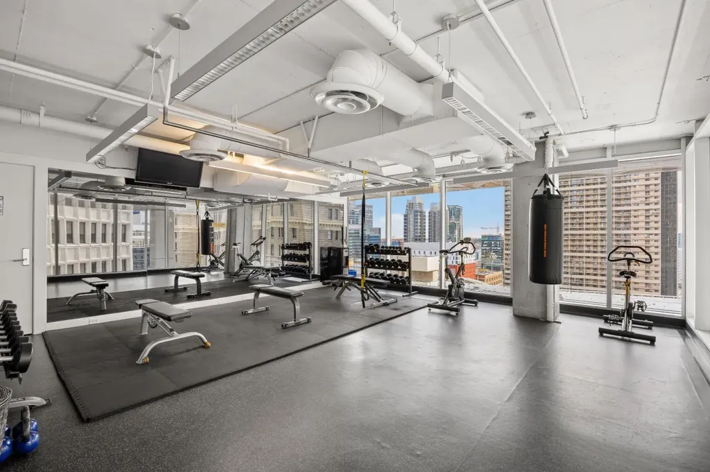 108 9 Avenue SW Calgary AB T2P 0B9