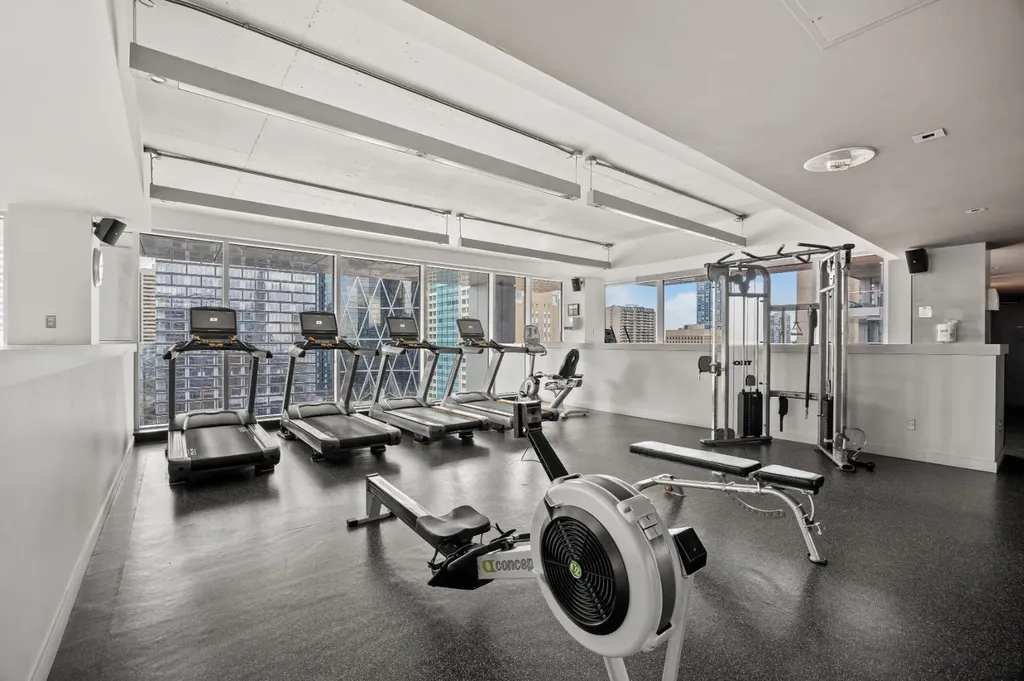 108 9 Avenue SW Calgary AB T2P 0B9