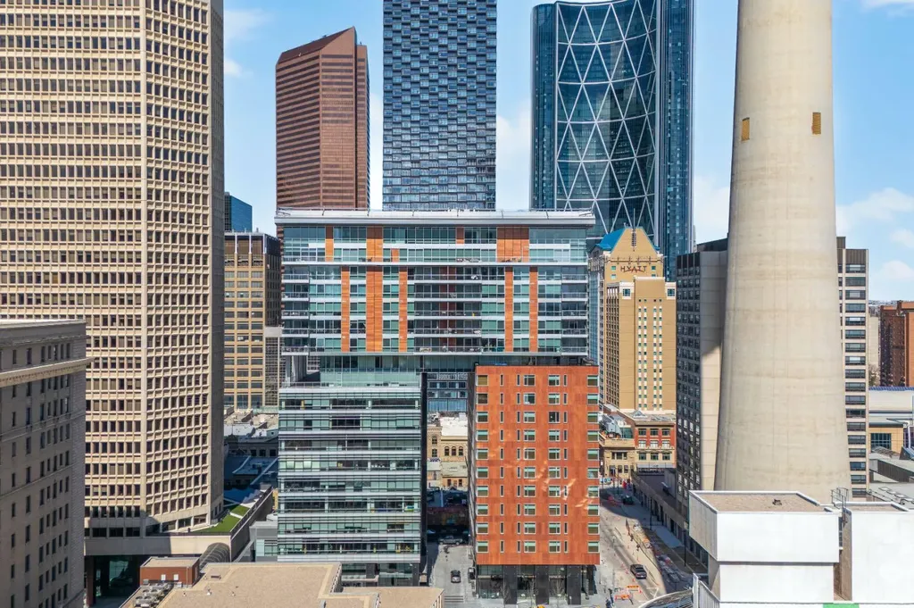 108 9 Avenue SW Calgary AB T2P 0B9
