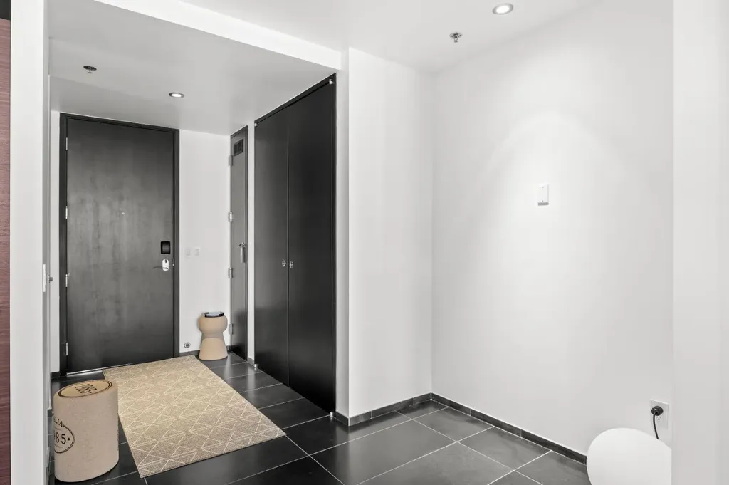 108 9 Avenue SW Calgary AB T2P 0B9
