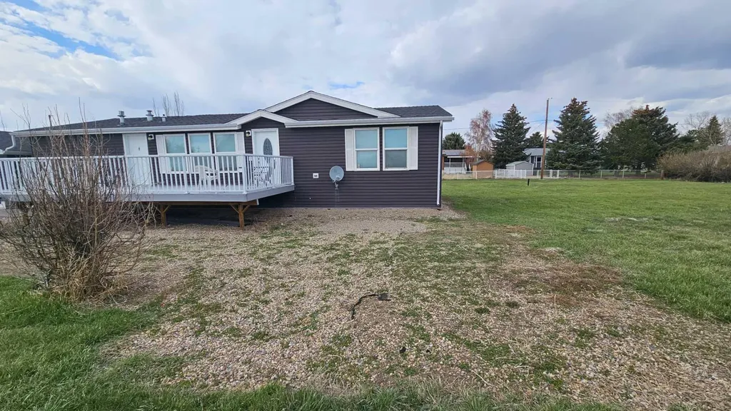 503 5 Avenue Warner AB T0K2L0