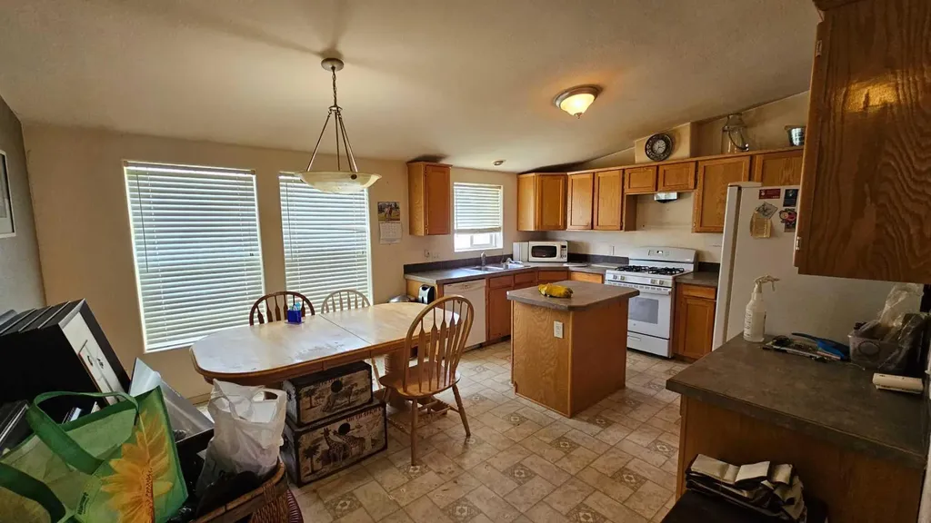 503 5 Avenue Warner AB T0K2L0