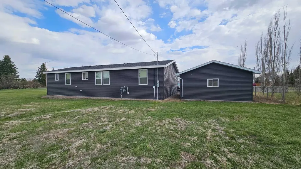 503 5 Avenue Warner AB T0K2L0