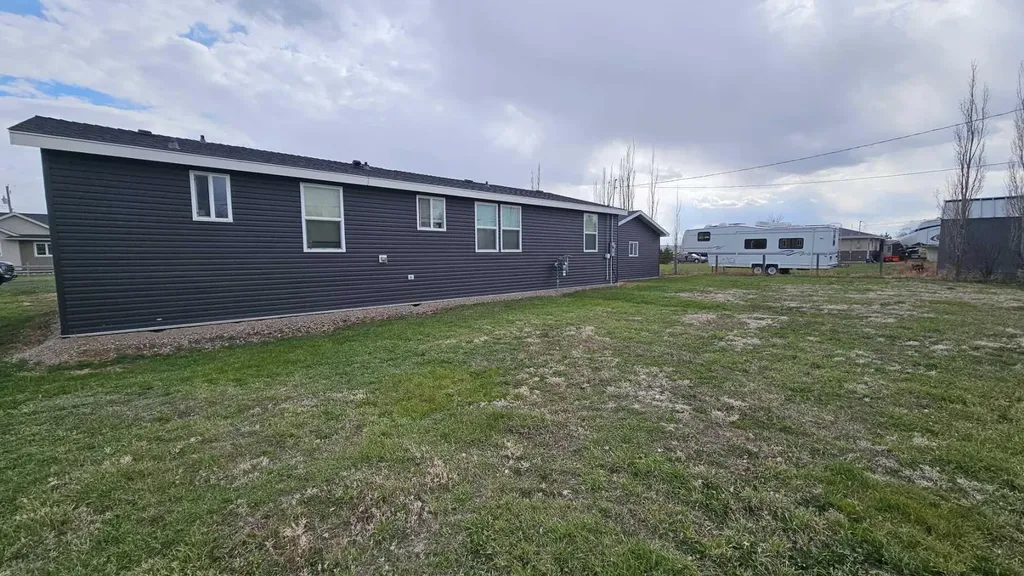 503 5 Avenue Warner AB T0K2L0