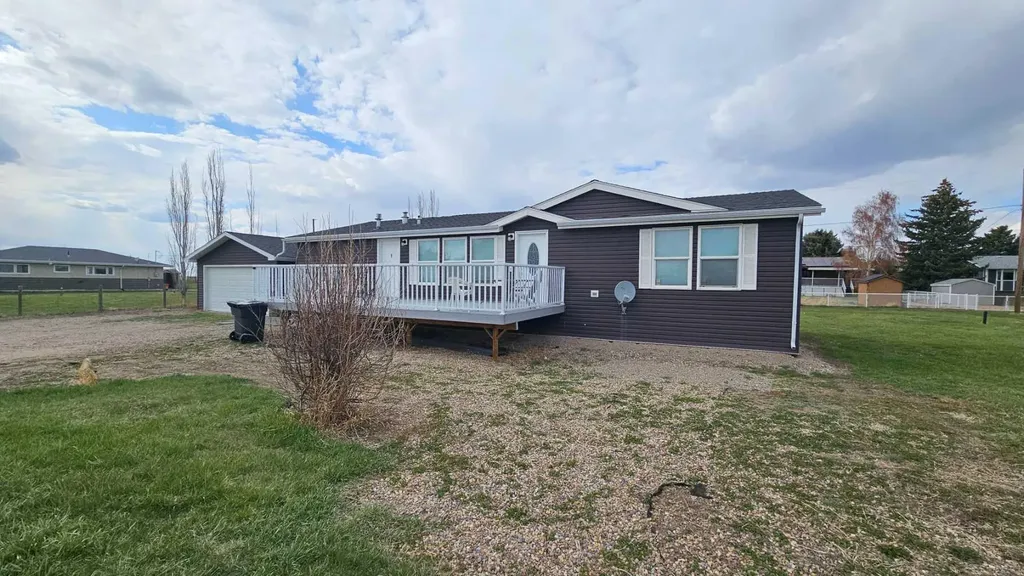 503 5 Avenue Warner AB T0K2L0