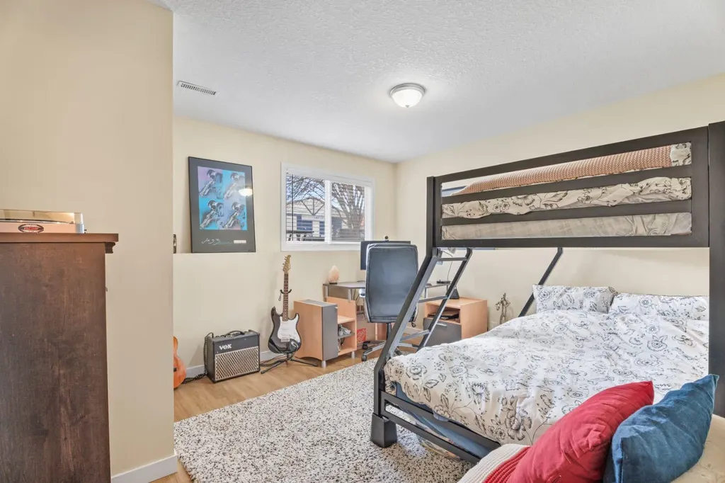 50 8 Avenue SE High River AB T1V 1E8