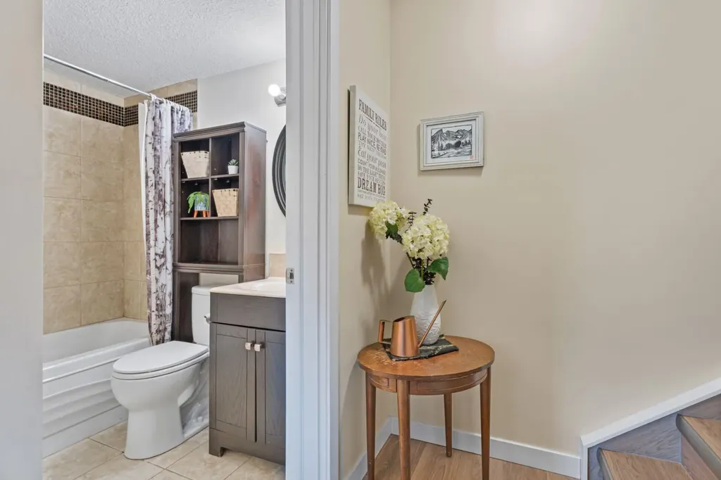 50 8 Avenue SE High River AB T1V 1E8
