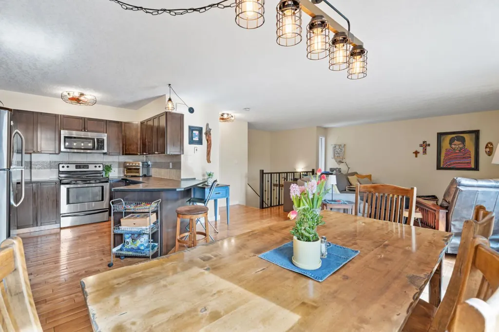 50 8 Avenue SE High River AB T1V 1E8