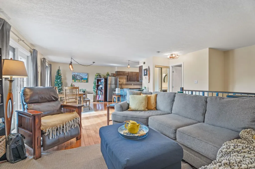 50 8 Avenue SE High River AB T1V 1E8