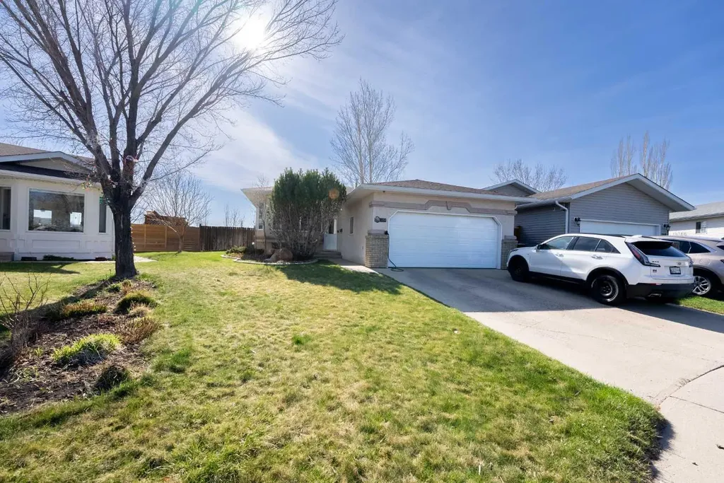 152 Mt Rundle Road W Lethbridge AB T1K 7G1
