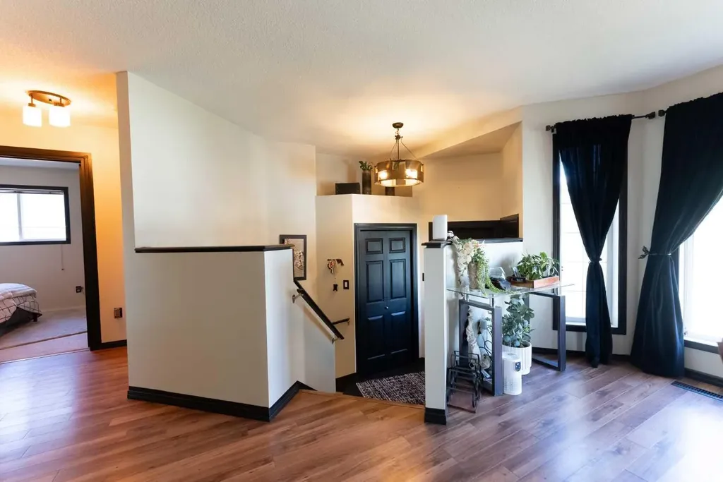 152 Mt Rundle Road W Lethbridge AB T1K 7G1