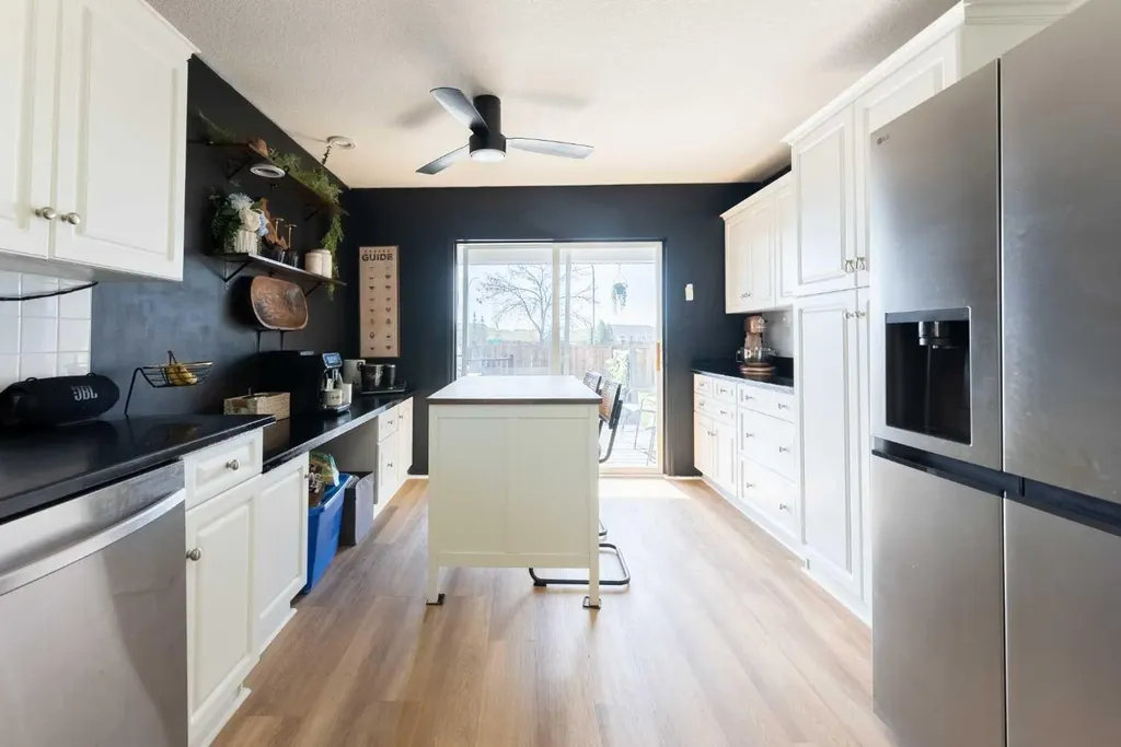 152 Mt Rundle Road W Lethbridge AB T1K 7G1