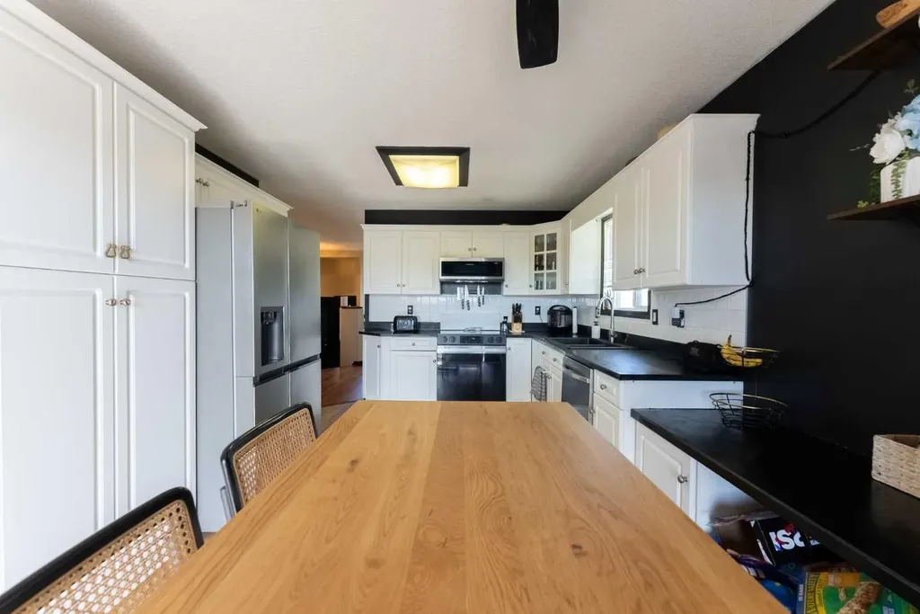 152 Mt Rundle Road W Lethbridge AB T1K 7G1