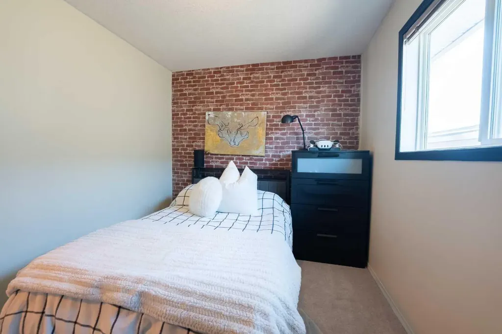 152 Mt Rundle Road W Lethbridge AB T1K 7G1