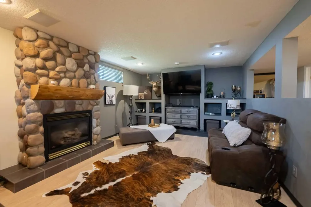 152 Mt Rundle Road W Lethbridge AB T1K 7G1