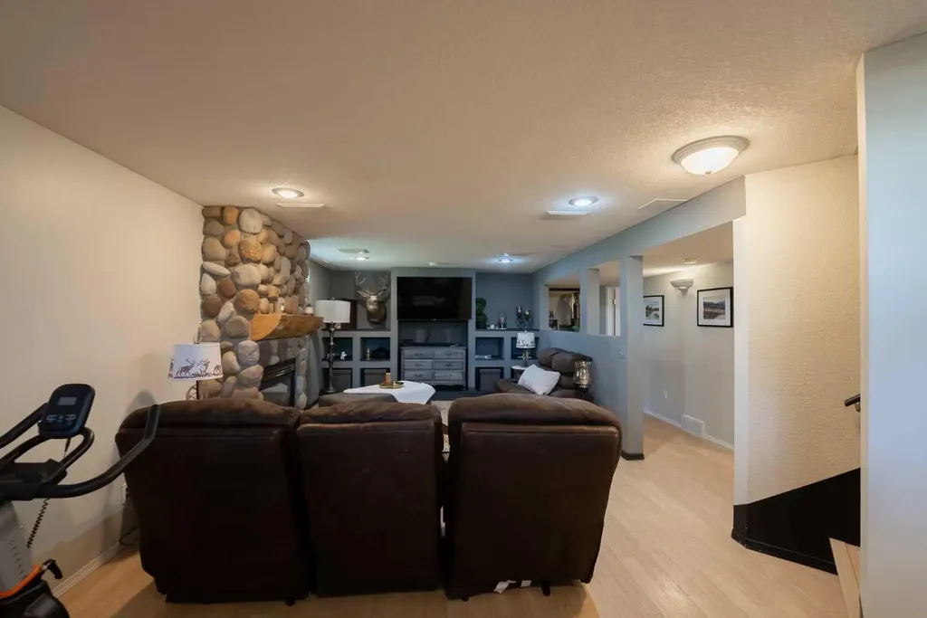 152 Mt Rundle Road W Lethbridge AB T1K 7G1