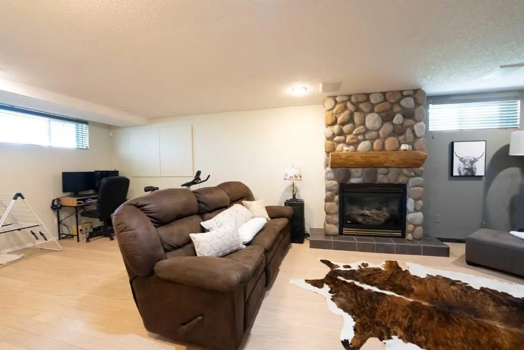 152 Mt Rundle Road W Lethbridge AB T1K 7G1