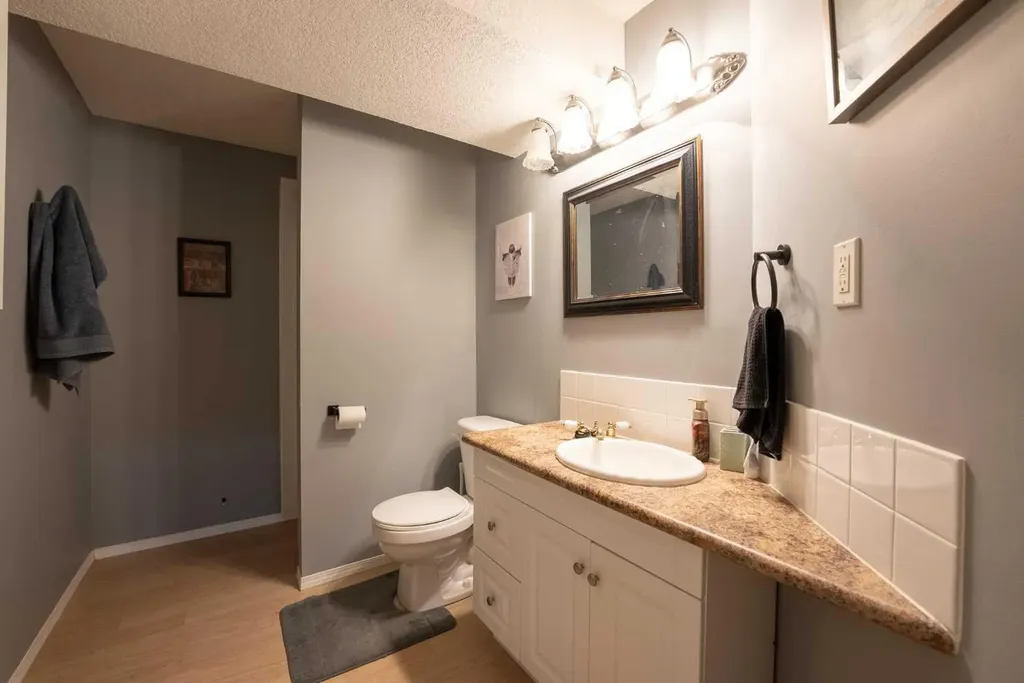 152 Mt Rundle Road W Lethbridge AB T1K 7G1