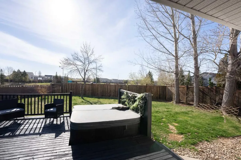 152 Mt Rundle Road W Lethbridge AB T1K 7G1