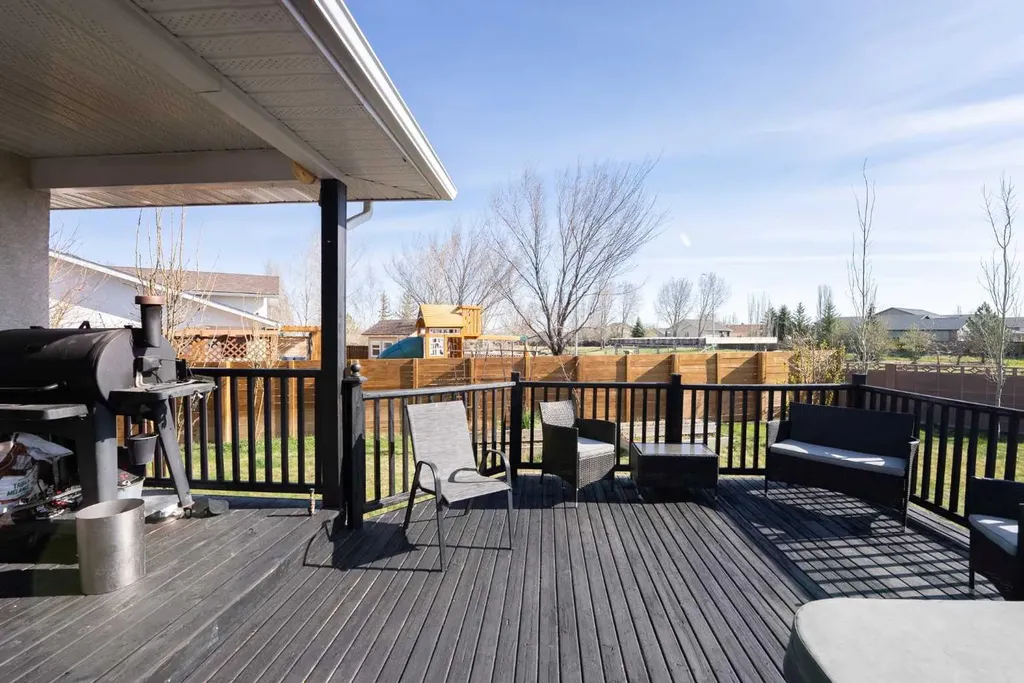 152 Mt Rundle Road W Lethbridge AB T1K 7G1