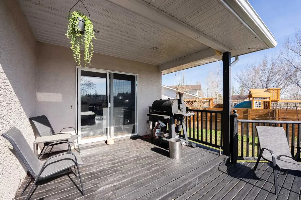 152 Mt Rundle Road W Lethbridge AB T1K 7G1