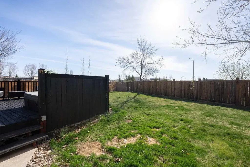 152 Mt Rundle Road W Lethbridge AB T1K 7G1