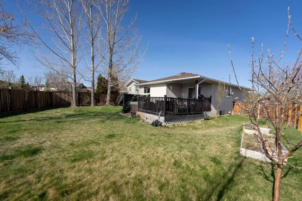152 Mt Rundle Road W Lethbridge AB T1K 7G1