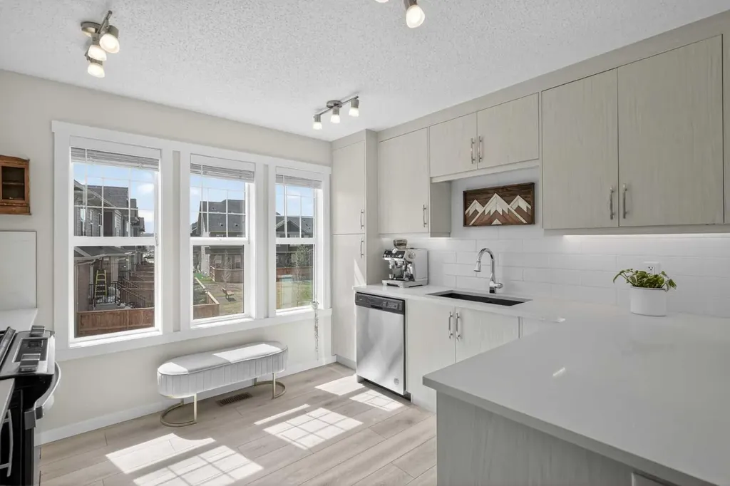 228 Cranbrook Square SE Calgary AB T3M3E3