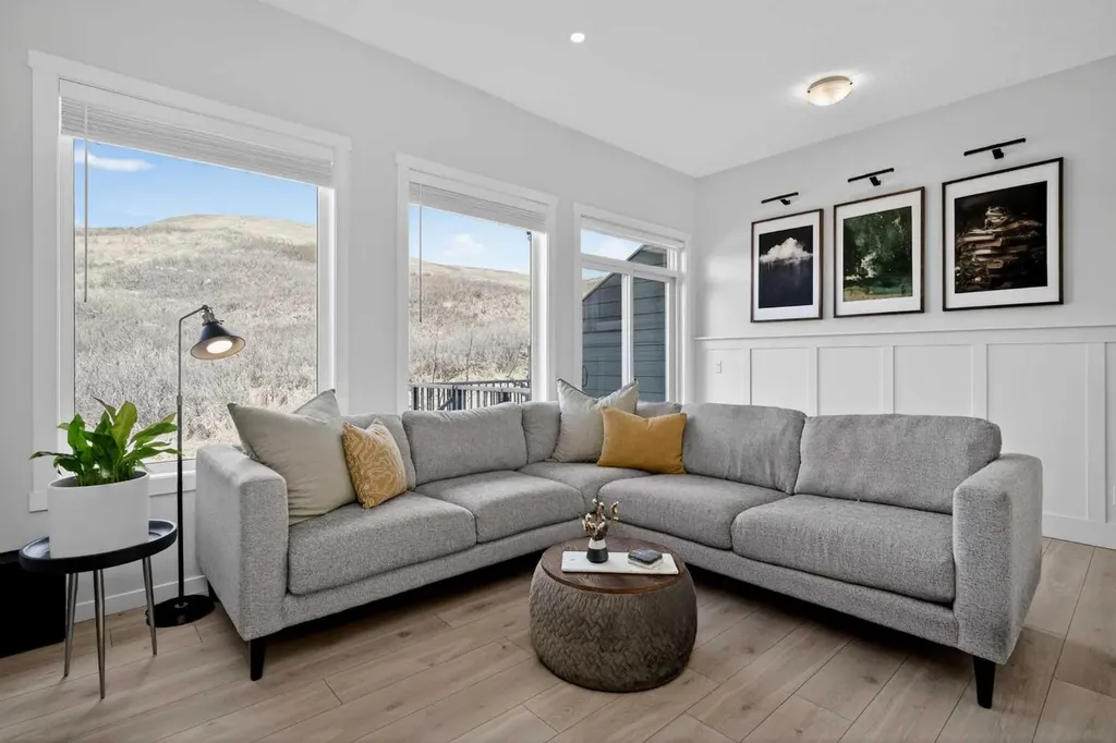 228 Cranbrook Square SE Calgary AB T3M3E3