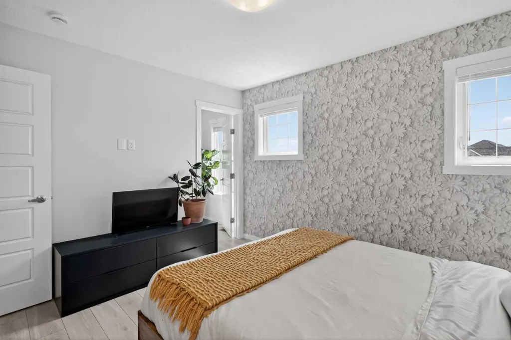 228 Cranbrook Square SE Calgary AB T3M3E3