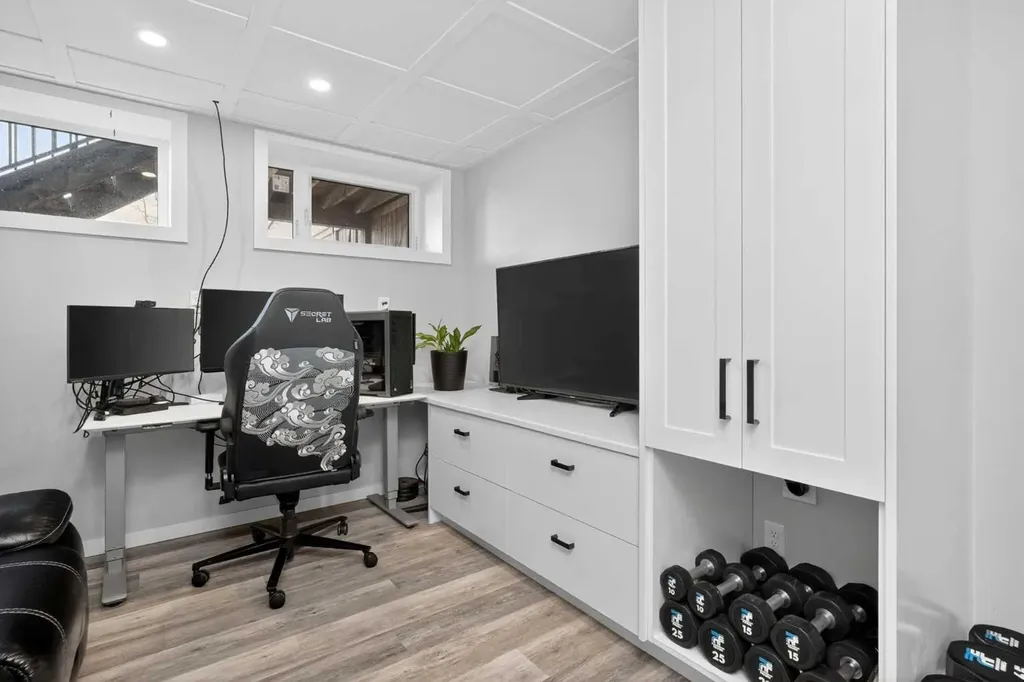 228 Cranbrook Square SE Calgary AB T3M3E3