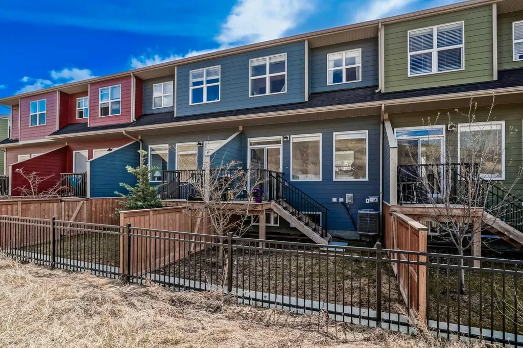 228 Cranbrook Square SE Calgary AB T3M3E3
