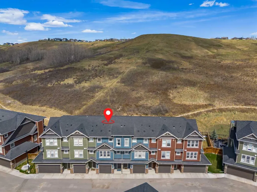 228 Cranbrook Square SE Calgary AB T3M3E3