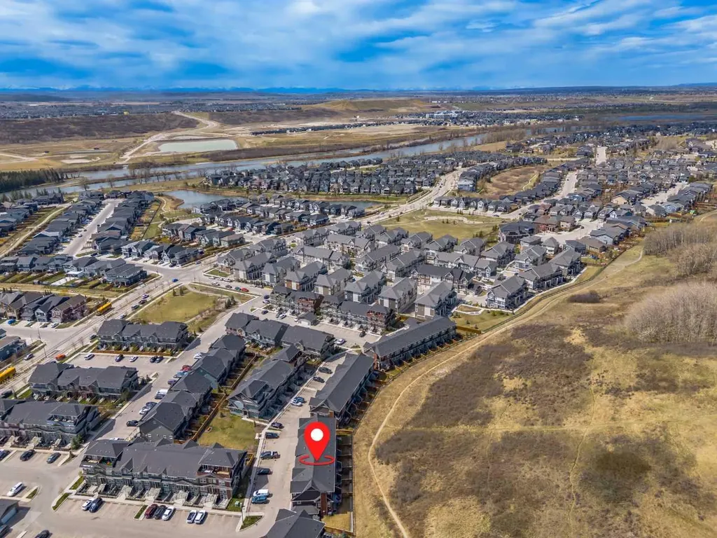 228 Cranbrook Square SE Calgary AB T3M3E3