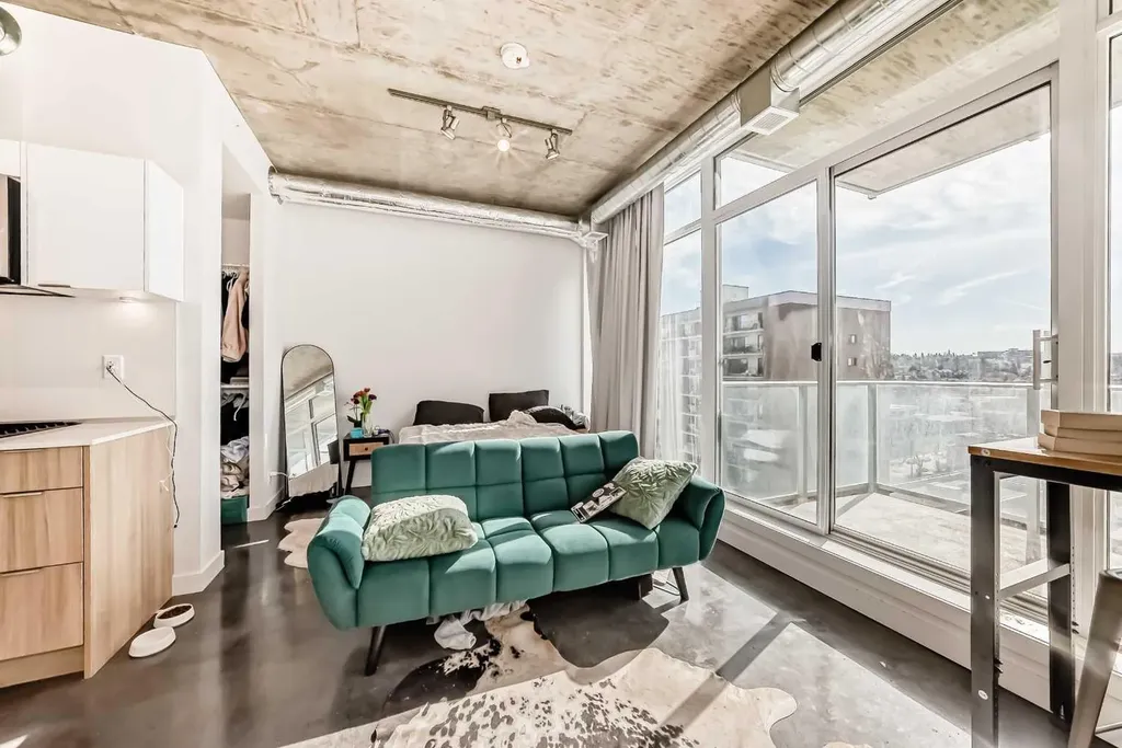 1319 14 Avenue SW Calgary AB T3C0W3