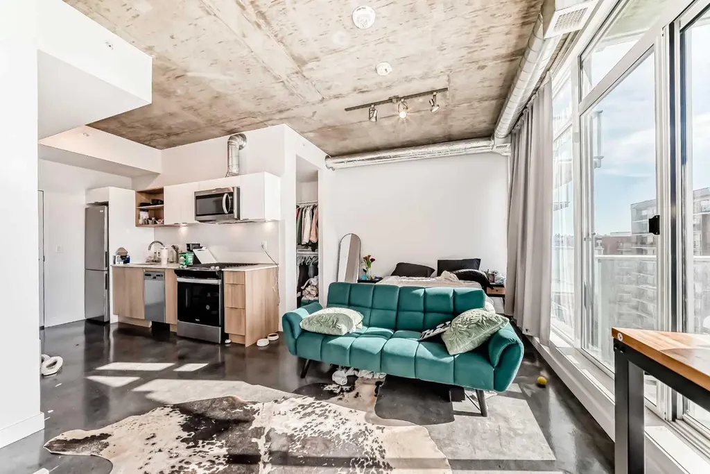1319 14 Avenue SW Calgary AB T3C0W3