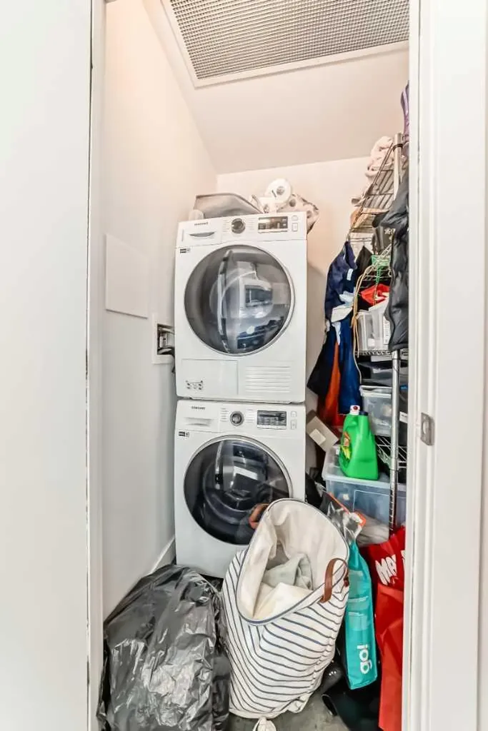1319 14 Avenue SW Calgary AB T3C0W3