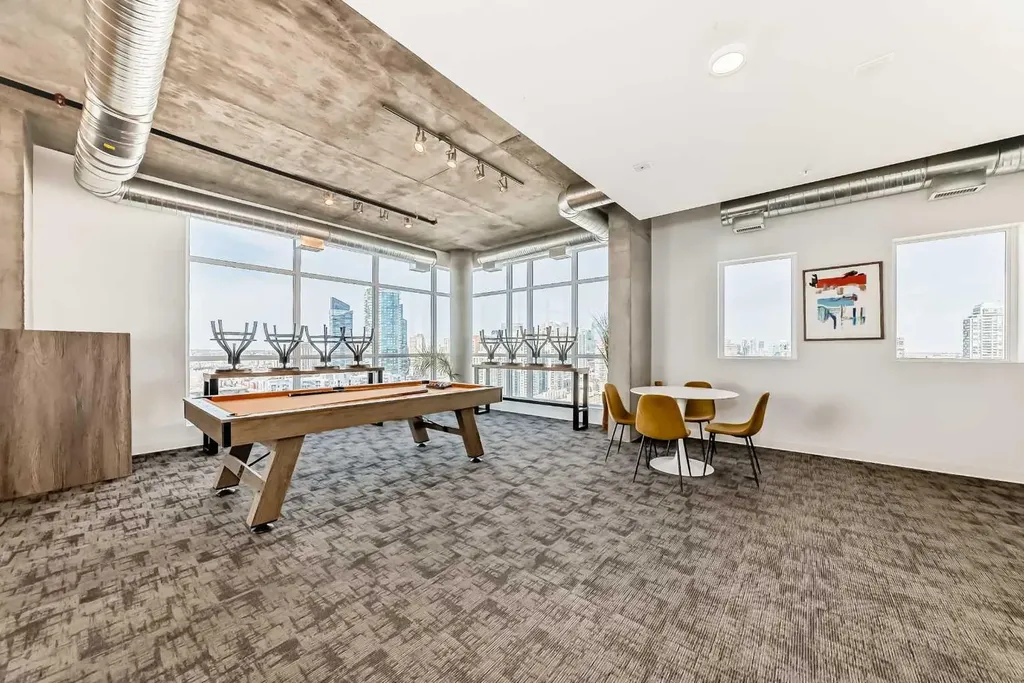 1319 14 Avenue SW Calgary AB T3C0W3